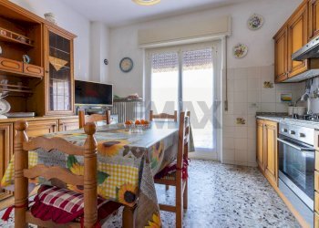 Cucina - Three-room apartment Via BOZZOLO, Marchirolo - photo 6