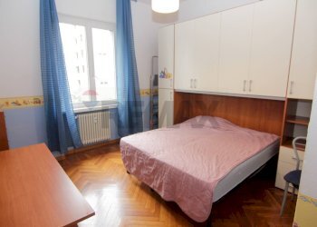 Camera / camera da letto - Trilocale via lazio
 
26, Varese - foto 12