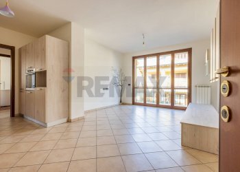 Stanza vuota - Three-room apartment VIA TRIESTE
 
4, Induno Olona - photo 3