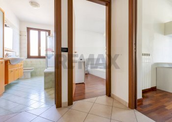 Hall / corridoio - Three-room apartment VIA TRIESTE
 
4, Induno Olona - photo 9