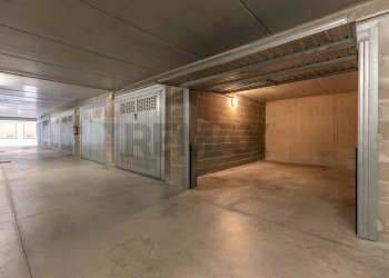 Parcheggio - Three-room apartment VIA TRIESTE
 
4, Induno Olona - photo 20