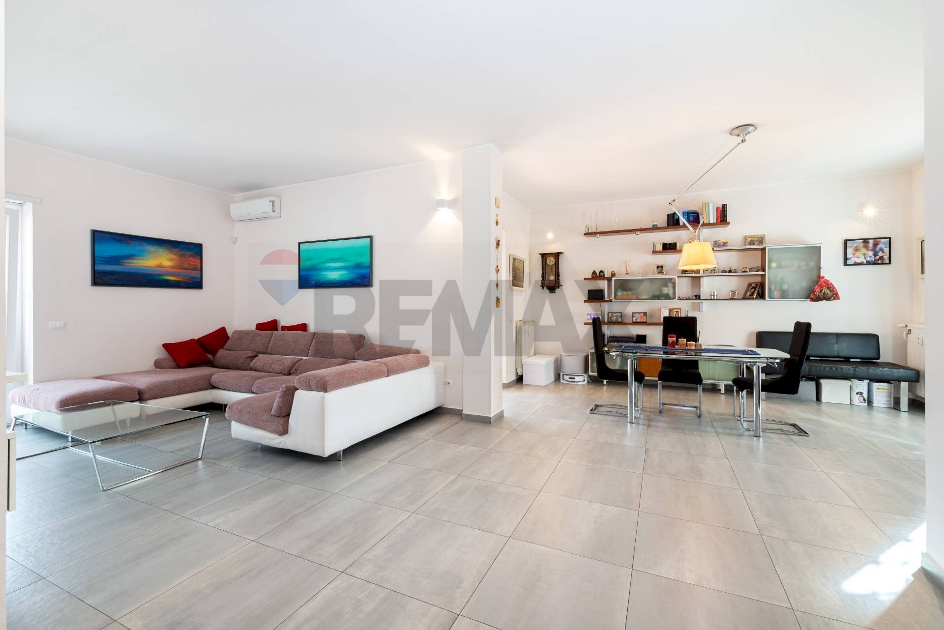 Sala da pranzo - Attico via Ciceruacchio
 
7, Monterotondo - foto 1