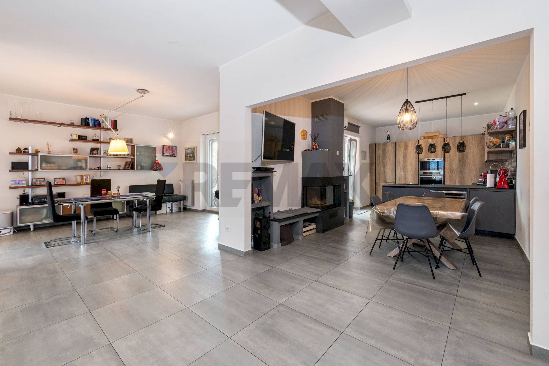 Sala da pranzo - Attico via Ciceruacchio
 
7, Monterotondo - foto 2