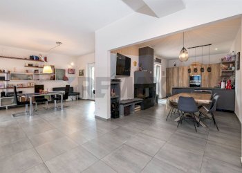 Sala da pranzo - Attico via Ciceruacchio
 
7, Monterotondo - foto 2