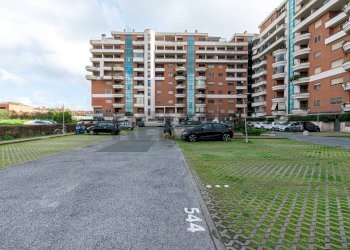 Edificio all\'aperto - Trilocale Via Francesco Menzio
 
30, Roma - foto 22