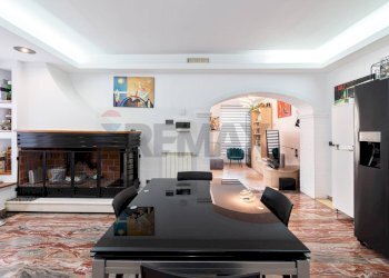 Sala da pranzo - Casa semi indipendente Via Cleofonte Campanini
 
13, Roma - foto 6