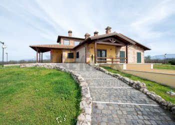 Casa all\'aperto - Villa SP. PASCOLARE
 
164, Palombara Sabina - foto 1