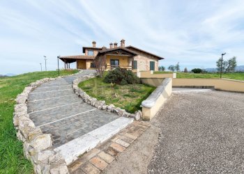 Casa all\'aperto - Villa SP. PASCOLARE
 
164, Palombara Sabina - foto 3