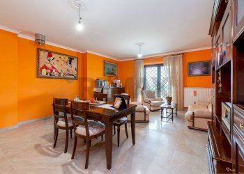 Sala da pranzo - Villa SP. PASCOLARE
 
164, Palombara Sabina - foto 8