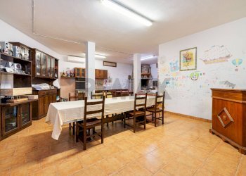 Sala da pranzo - Villa SP. PASCOLARE
 
164, Palombara Sabina - foto 41