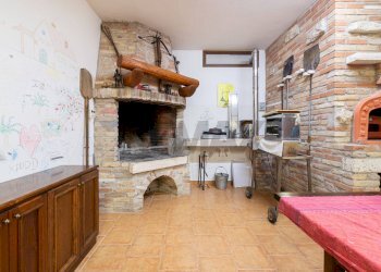 Cucina - Villa SP. PASCOLARE
 
164, Palombara Sabina - foto 43