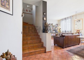 Scale - Semi-detached house località origioso
 
13/B, Vellezzo Bellini - photo 8