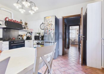 Cucina - Semi-detached house località origioso
 
13/B, Vellezzo Bellini - photo 11