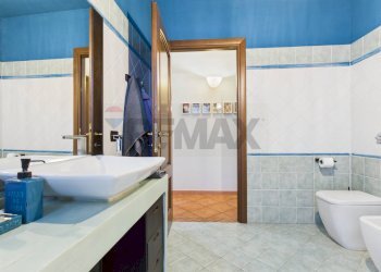 Bagno - Casa semi indipendente località origioso
 
13/B, Vellezzo Bellini - foto 25