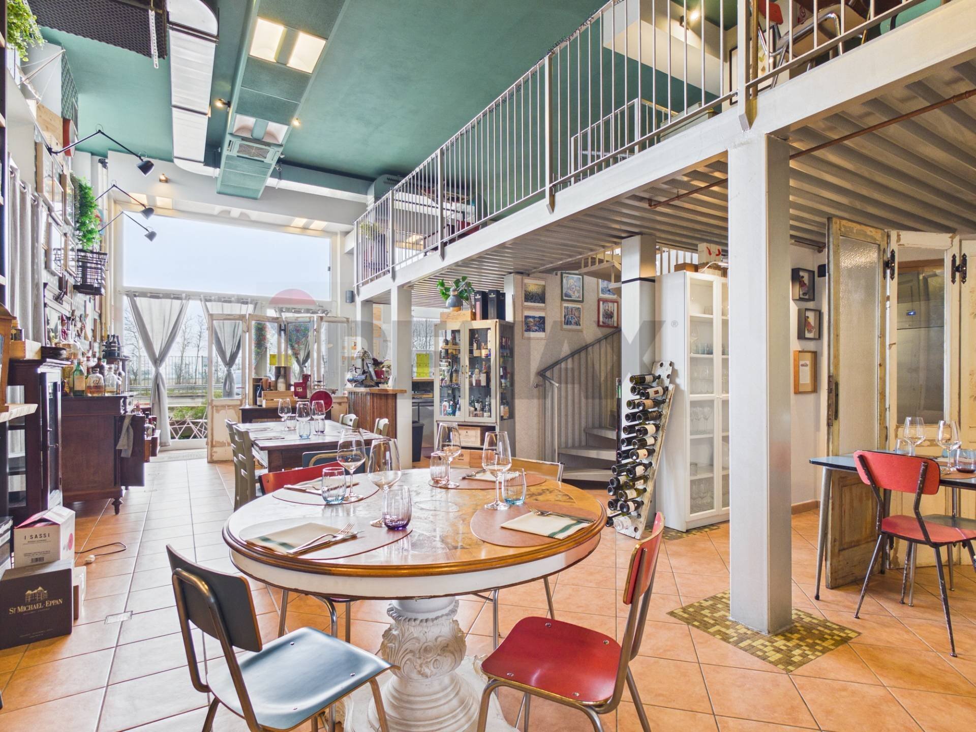 Sala da pranzo - Commercial Activity via Leonardo Da Vinci
 
2, Casarile - photo 1