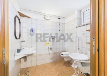 Bagno - Commercial Activity via Leonardo Da Vinci
 
2, Casarile - photo 15