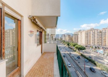 Balcone - Quadrilocale Viale Regione Siciliana Nord Ovest
 
2629, Palermo - foto 1