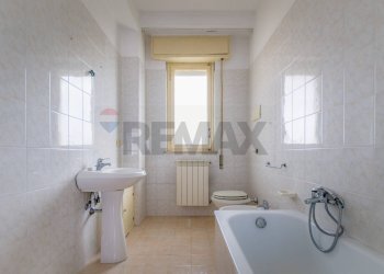 Bagno - Quadrilocale Viale Regione Siciliana Nord Ovest
 
2629, Palermo - foto 5