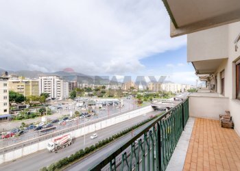 Panoramicità - Quadrilocale Viale Regione Siciliana Nord Ovest
 
2629, Palermo - foto 12