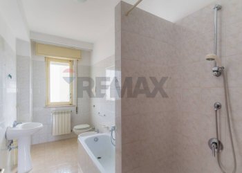 Bagno - Quadrilocale Viale Regione Siciliana Nord Ovest
 
2629, Palermo - foto 14