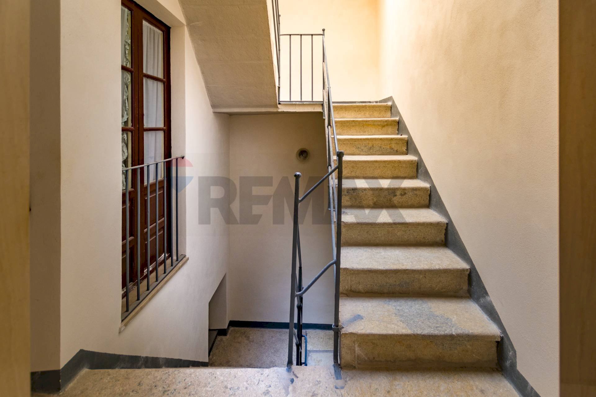 Scale in pietra - Bilocale via San Francesco D'Assisi
 
90, Trapani - foto 3