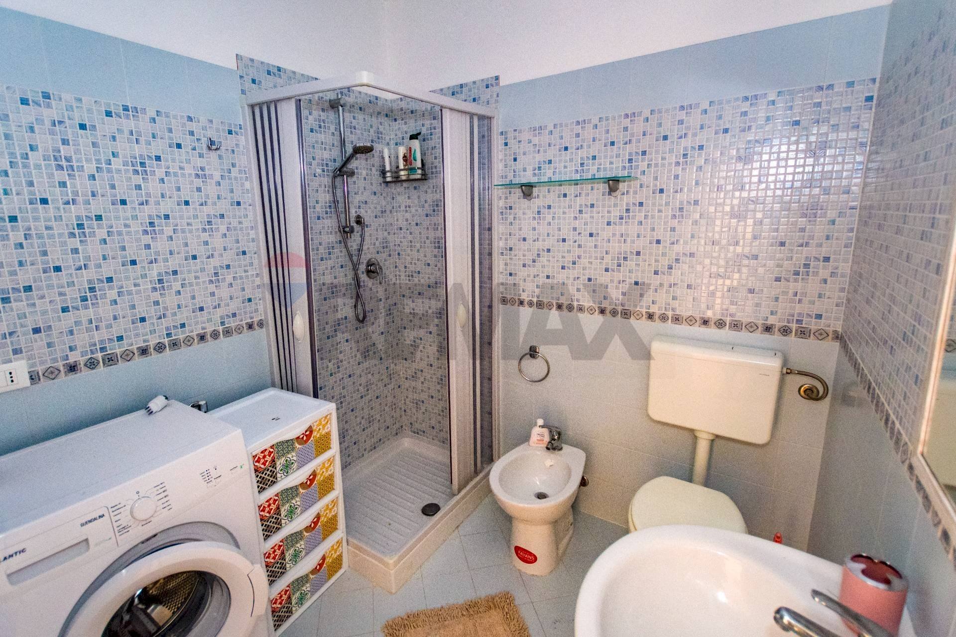 Bagno con box doccia - Two-room apartment via San Francesco D'Assisi
 
90, Trapani - photo 2
