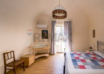 Camera da letto - Bilocale via San Francesco D'Assisi
 
90, Trapani - foto 7