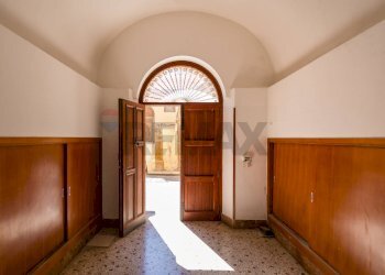 Entrata - Bilocale via San Francesco D'Assisi
 
90, Trapani - foto 9