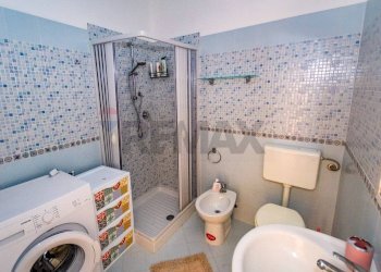 Bagno con box doccia - Bilocale via San Francesco D'Assisi
 
90, Trapani - foto 14