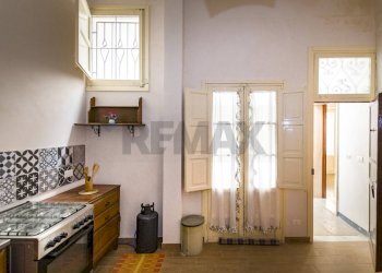 Cucina interna - Bilocale via San Francesco D'Assisi
 
90, Trapani - foto 20