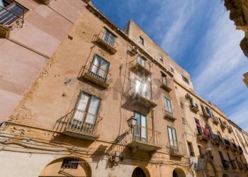 Balconi su via San Francesco d\'Assisi - Bilocale via San Francesco D'Assisi
 
90, Trapani - foto 24