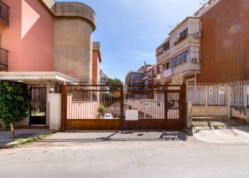 Edificio all\'aperto - Locale Commerciale Via Conceria
 
88, Palermo - foto 1