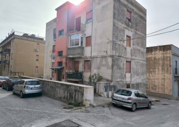 Edificio all\'aperto - Trilocale VIA PRIMO MAGGIO
 
20, Valderice - foto 1