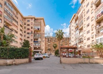 Edificio all\'aperto - Appartamento Via Emilio Salgari
 
69, Palermo - foto 26