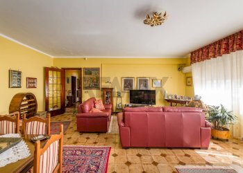 Sala da pranzo - Appartamento Via Emilio Salgari
 
69, Palermo - foto 9