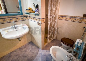 Bagno - Villa Via  Raffaele Caravaglios
 
61, Castelvetrano - photo 17