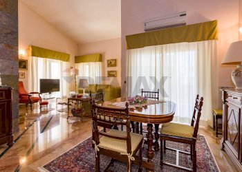 Sala da pranzo - Villa Via  Raffaele Caravaglios
 
61, Castelvetrano - photo 42