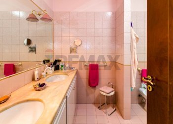 Bagno - Villa Via  Raffaele Caravaglios
 
61, Castelvetrano - photo 50