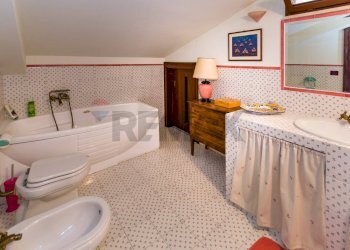 Bagno - Villa Via  Raffaele Caravaglios
 
61, Castelvetrano - photo 60