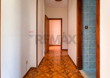 Hall / corridoio - Quadrilocale Via Pietro Scaglione
 
131, Palermo - foto 35