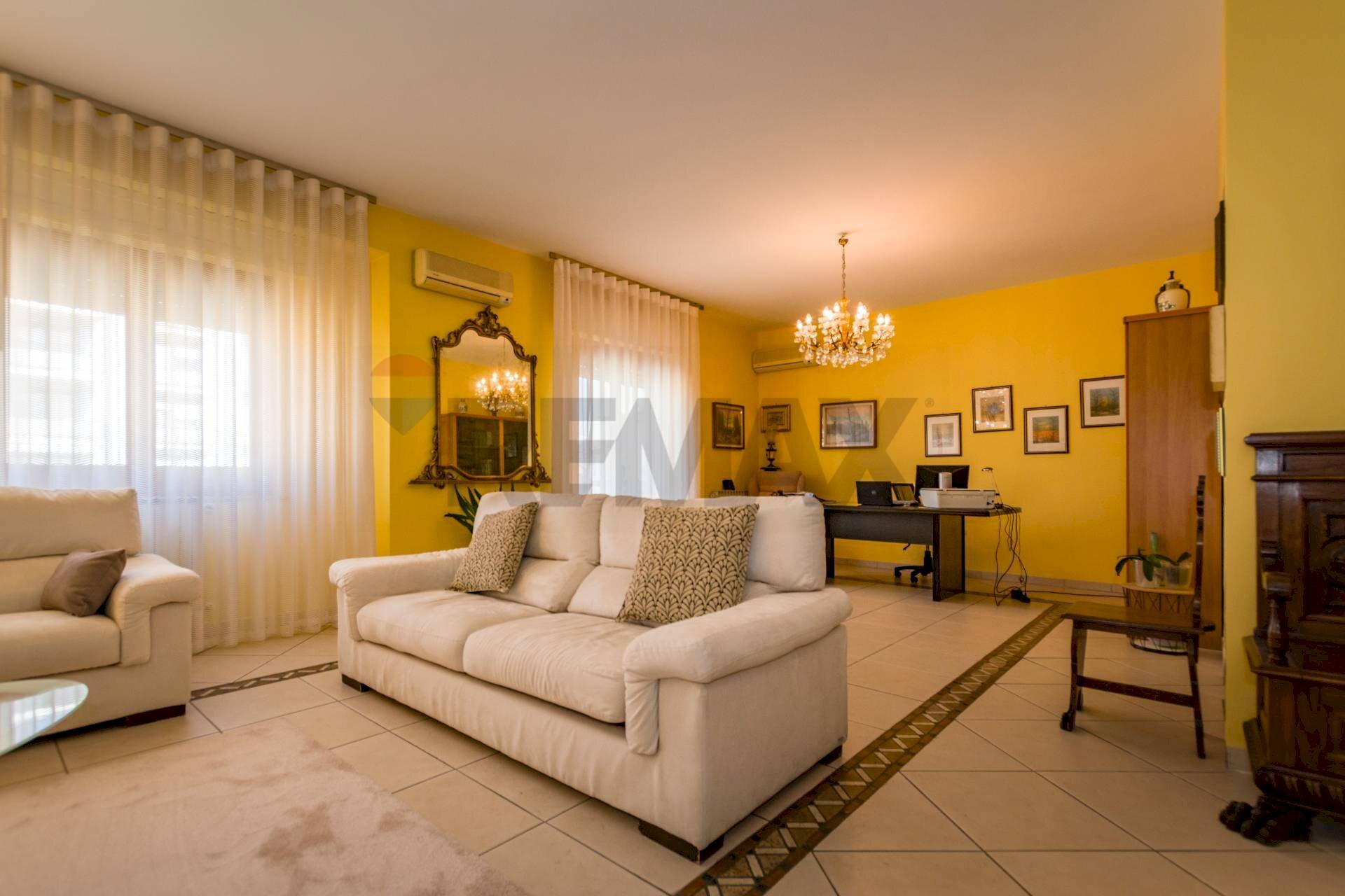 Sala da pranzo - Appartamento Via Ammiraglio Rizzo
 
76, Palermo - foto 2