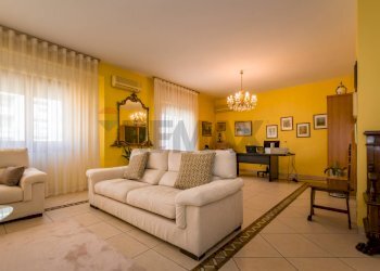 Sala da pranzo - Appartamento Via Ammiraglio Rizzo
 
76, Palermo - foto 2