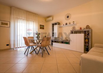 Sala da pranzo - Appartamento Via Ammiraglio Rizzo
 
76, Palermo - foto 3