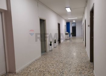 Hall / corridoio - Ufficio via Nazionale delle Puglie
 
312, Casoria - foto 11