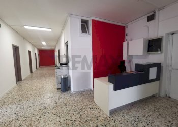 Hall / corridoio - Ufficio via Nazionale delle Puglie
 
312, Casoria - foto 13