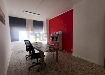 Sala da pranzo - Ufficio via Nazionale delle Puglie
 
312, Casoria - foto 16