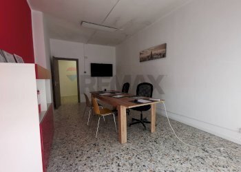 Sala da pranzo - Ufficio via Nazionale delle Puglie
 
312, Casoria - foto 18