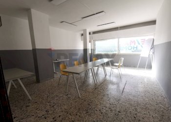Sala da pranzo - Ufficio via Nazionale delle Puglie
 
312, Casoria - foto 25
