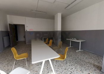 Sala da pranzo - Ufficio via Nazionale delle Puglie
 
312, Casoria - foto 27