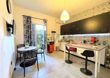 Cucina - Trilocale Via Regina Margherita
 
72, Napoli - foto 1